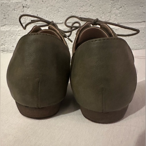 Restricted Open Side Lace Up Oxford Shoe - Green Suede - Used - Picture 4 of 7